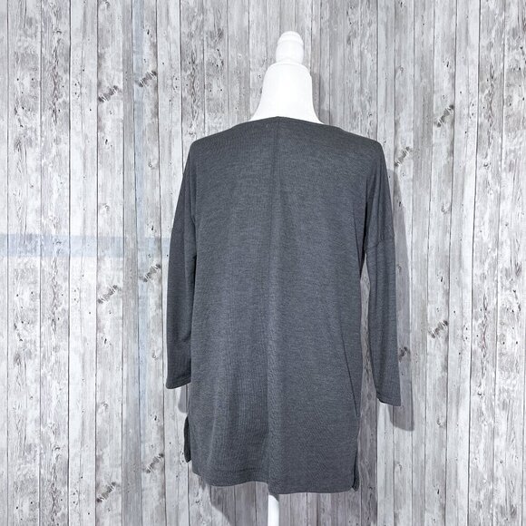 Women's Old Navy 3/4 Sleeve Top | Gray | Loose Fit | Tunic | Small | Scoop Neck - Picture 2 of 12